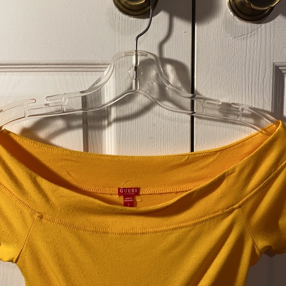 Yellow off the shoulder guess shirt - Picture 2 of 3